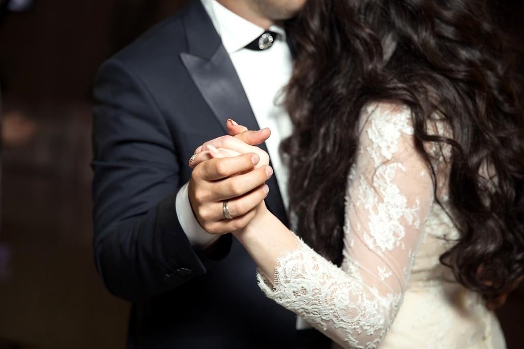 Brautpaar beim Hochzeitstanz